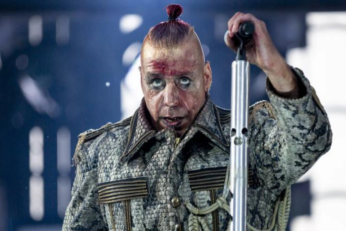 Против солиста Rammstein возбудили дело о домогательствах